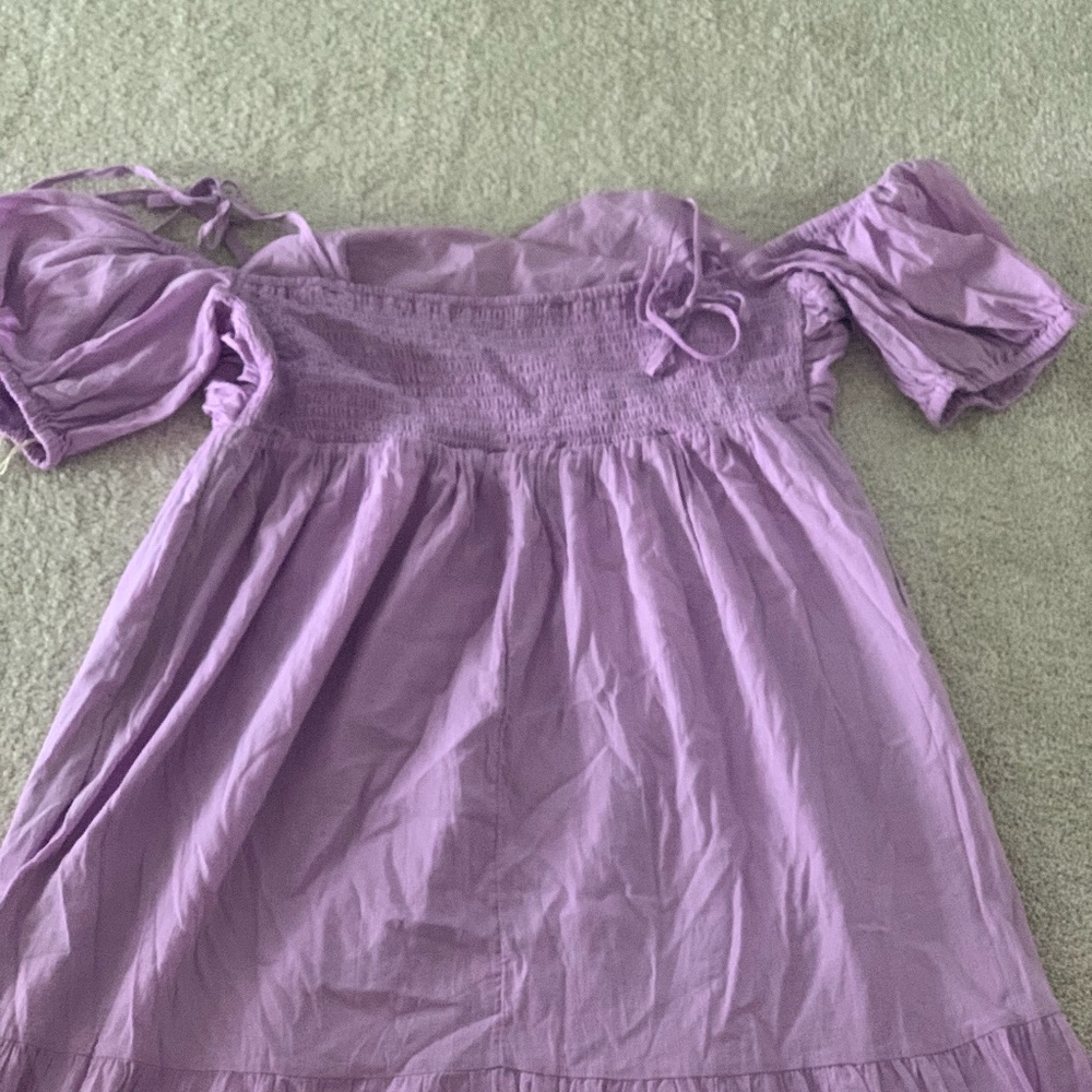 Off-shoulder dress with puffed sleeves and straps